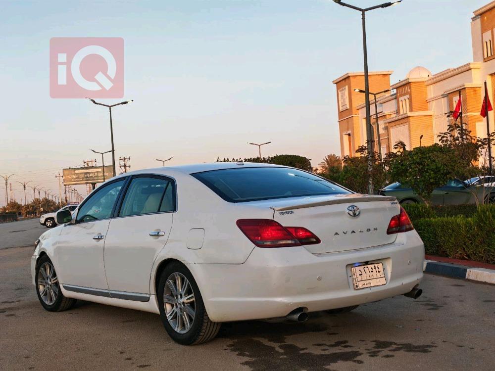 تويوتا أفالون